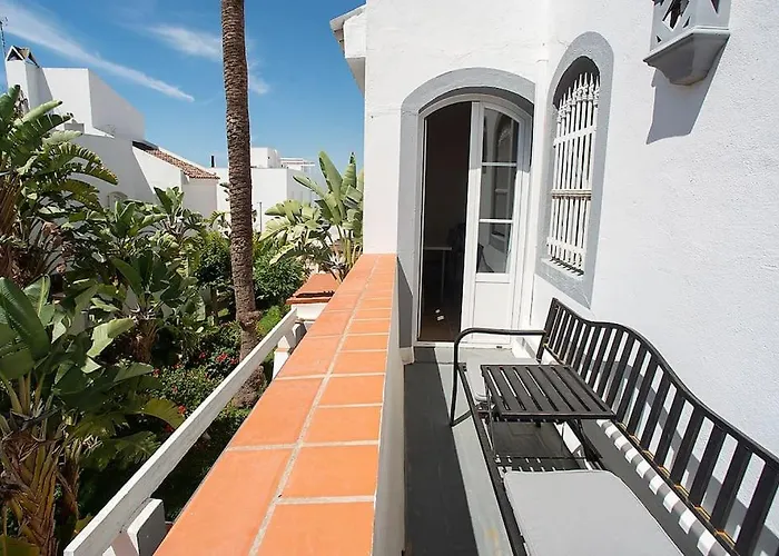 Beautiful And Quiet Family Townhouse In Great Location 度假居