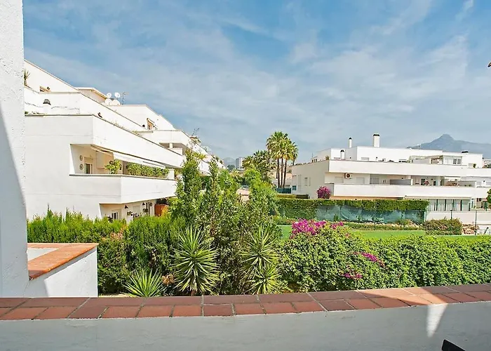 Beautiful And Quiet Family Townhouse In Great Location 度假居 *