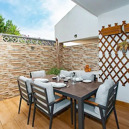 Beautiful And Quiet Family Townhouse In Great Location Prázdninový dům Marbella