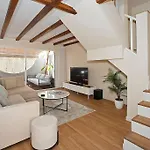 Holiday home Beautiful And Quiet Family Townhouse In Great Location