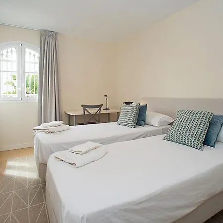 Beautiful And Quiet Family Townhouse In Great Location