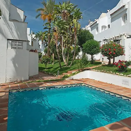 Beautiful And Quiet Family Townhouse In Great Location