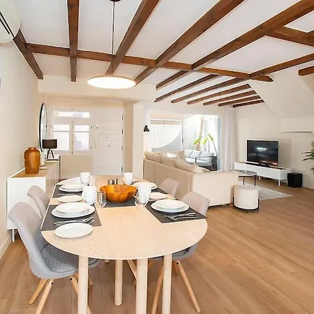 Beautiful And Quiet Family Townhouse In Great Location マルベーリャ