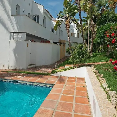 Beautiful And Quiet Family Townhouse In Great Location * マルベーリャ