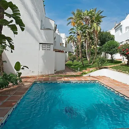 Beautiful And Quiet Family Townhouse In Great Location マルベーリャ