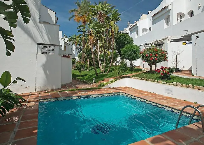 Beautiful And Quiet Family Townhouse In Great Location