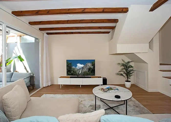 Ferienhaus Beautiful And Quiet Family Townhouse In Great Location Marbella