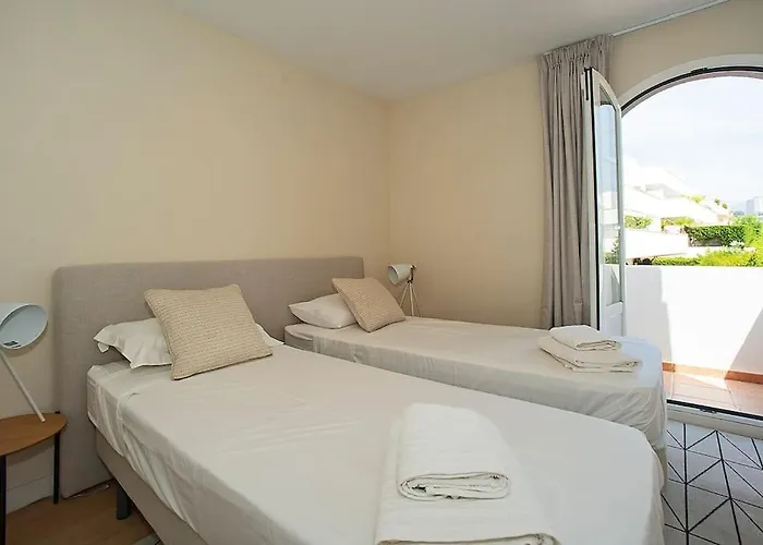 Beautiful And Quiet Family Townhouse In Great Location 別荘 マルベーリャ