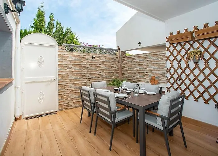 Beautiful And Quiet Family Townhouse In Great Location Marbella